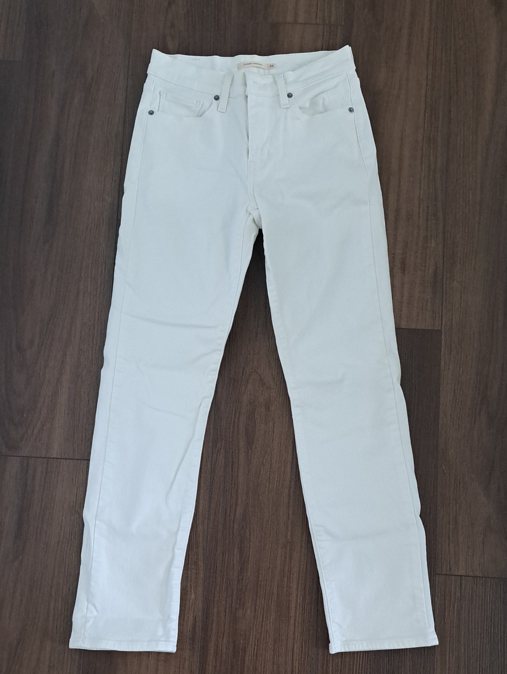 Levis Classic Straight Womens Jeans